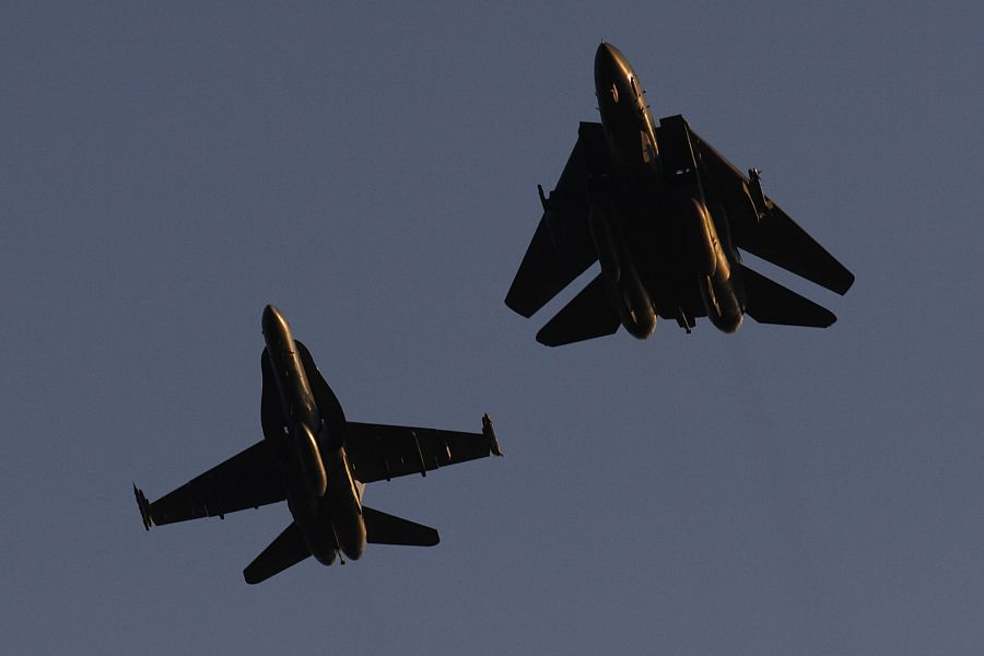 猫宁。F-14大猫与F-18同框 ​​​