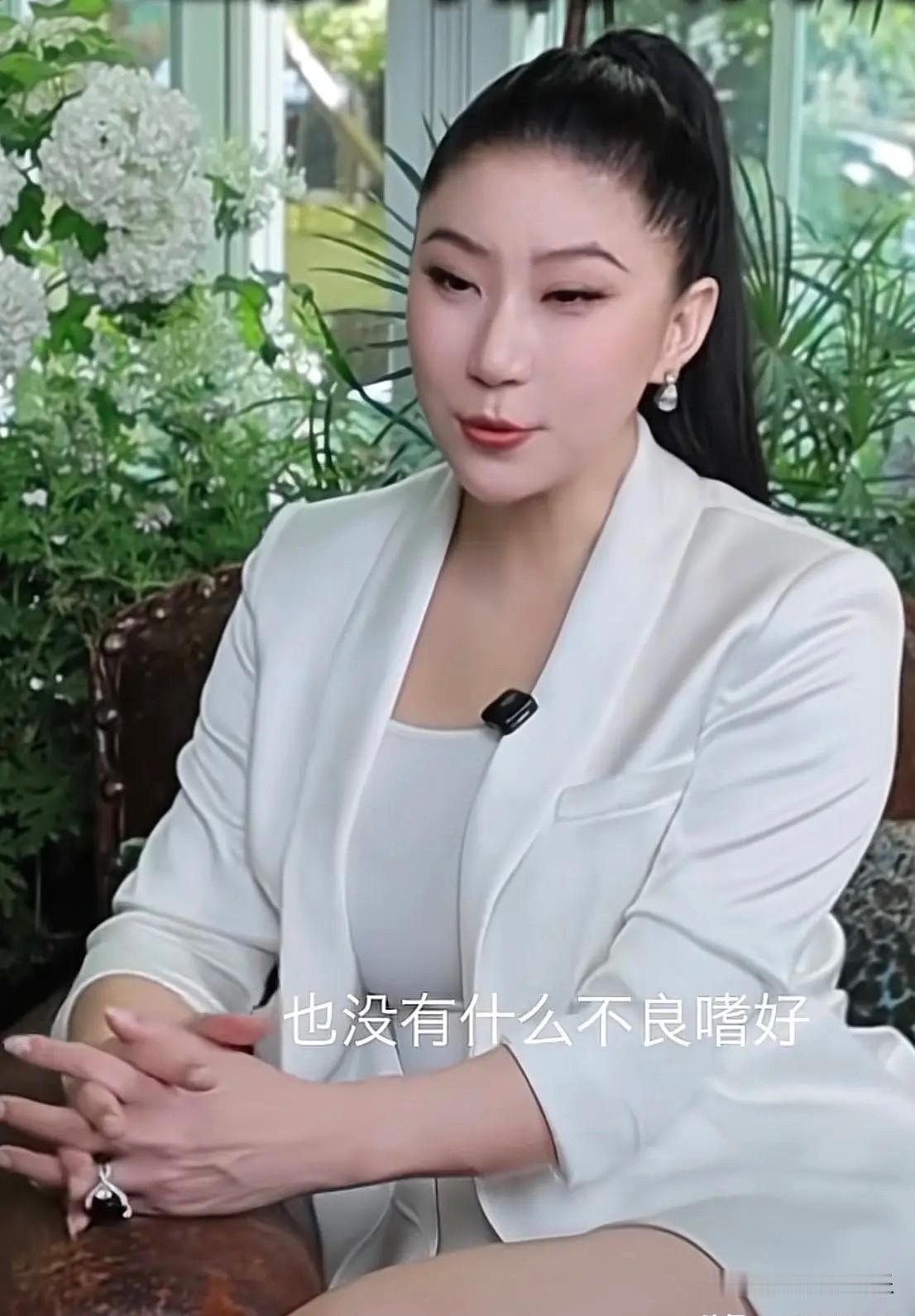 谢贤去世后，大家开始羡慕他的前女友coco了。

之前，coco在社交平台一直分
