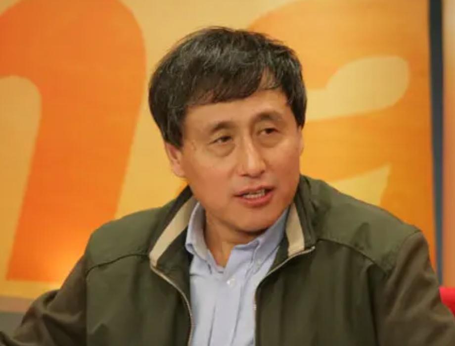 听了很多年著名足球解说员张路的现场直播和讲解！今天看到张路也老了！自己也老了！这