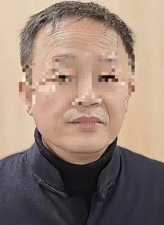 成都一名男子和父母因为谈恋爱爆发争吵，一气之下签下断绝亲子关系的字条，离家出走整