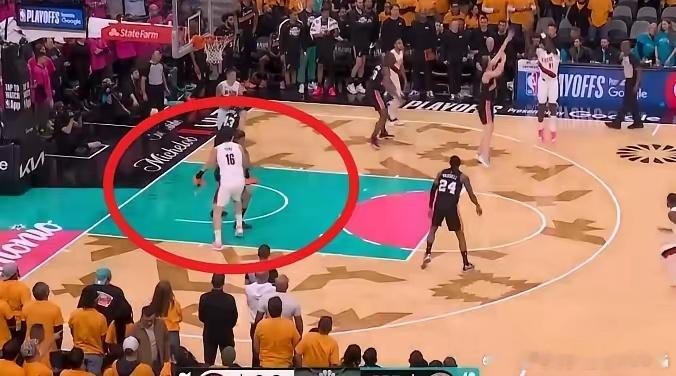 波特兰开拓者 杨瀚森虽然没能在常规时间作为轮换球员登场，但起码也是职业生涯的一个