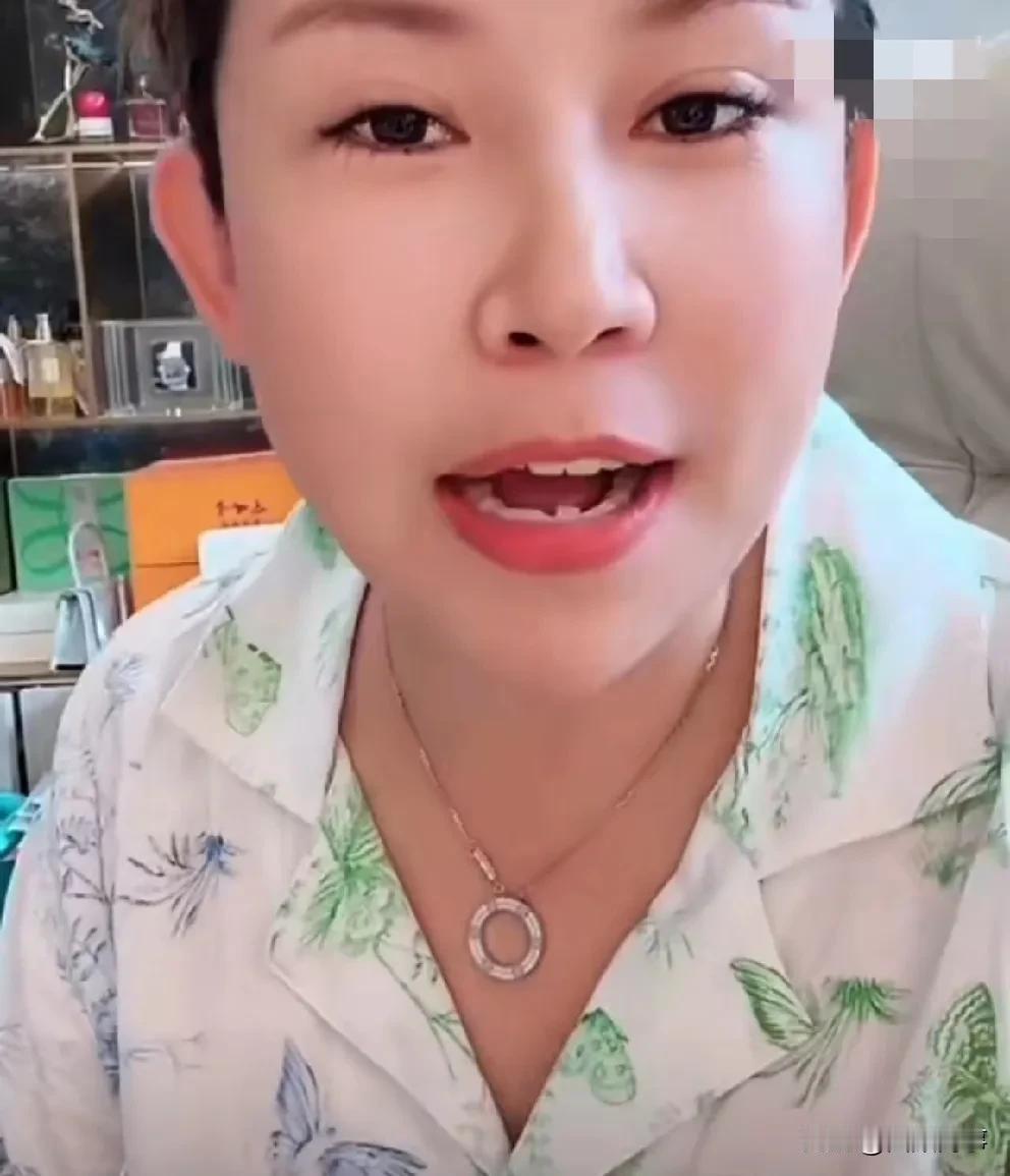 二驴姐回应被驴爸说不孝，嫌驴妈脏，自己不照顾老伴还推卸责任！

        