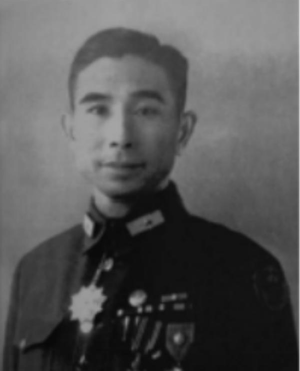 1951年，逃到香港的原新一军军长潘裕昆，在商人袁德泉许诺高回报的诱惑下，将二十