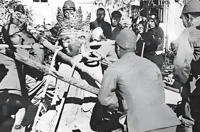 抗战期间文物损失对中国影响深远，堪称文化浩劫。据统计，全国流失文物超360万件/