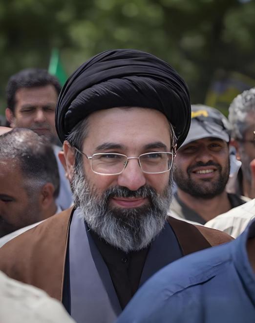 伊朗这步棋，真叫人后背发凉。
自家被炸了40多天，3000多人没了，商船沉了几十