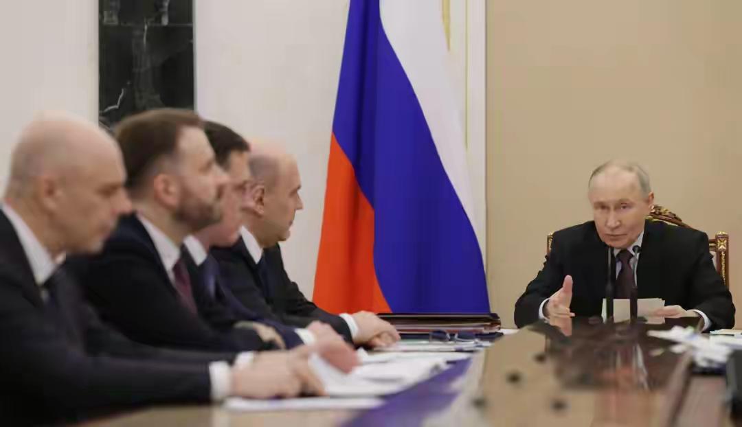 普京当场下死命令！直面危机不回避，这才是大国担当
 
局势严峻，普京比谁都清醒。