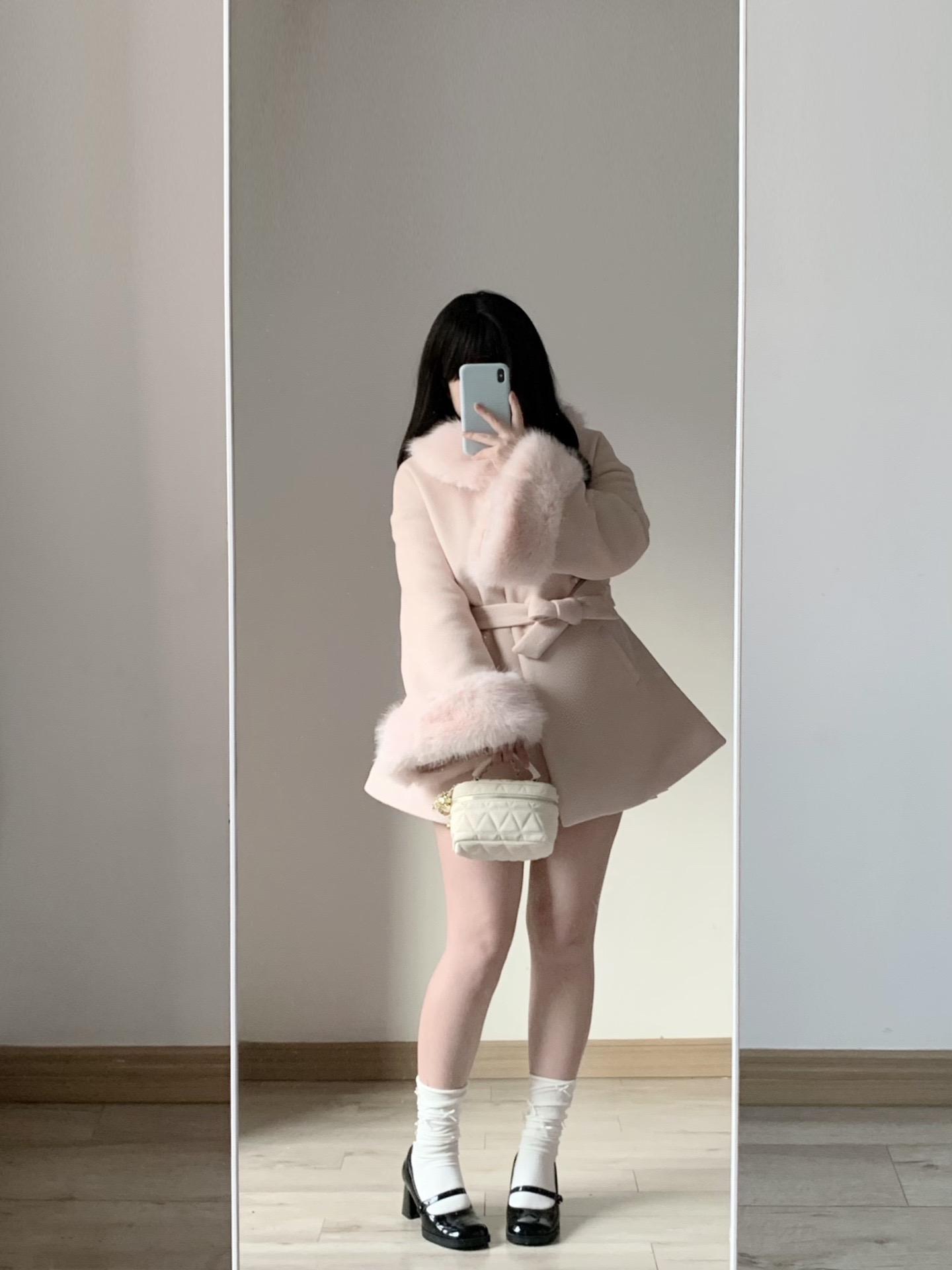 粉嫩毛毛大衣好漂亮。