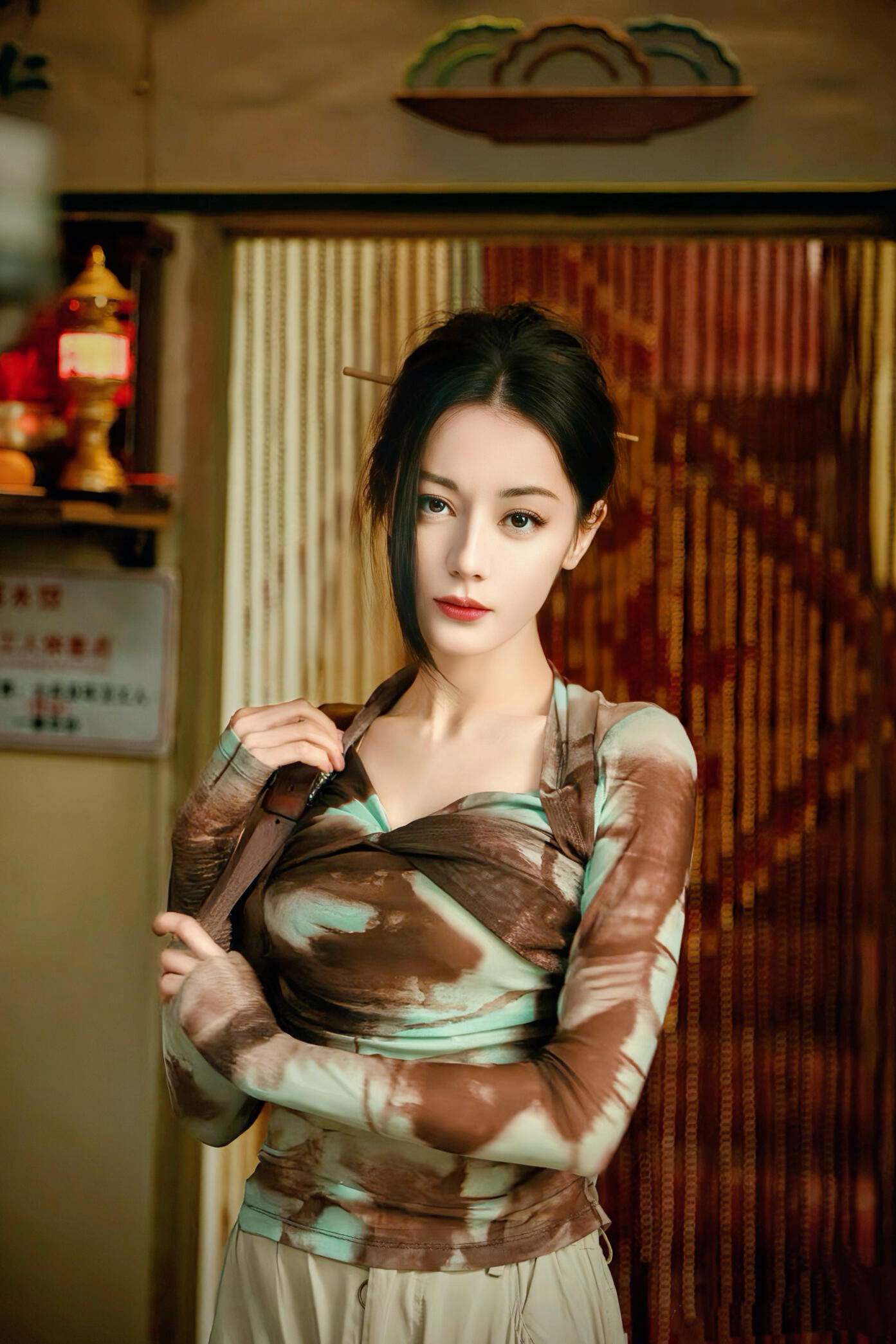 李雪琴 要不人家是迪丽热巴呢俺们雪琴天天说一些大实话，要不人家是迪丽热巴呢，美貌