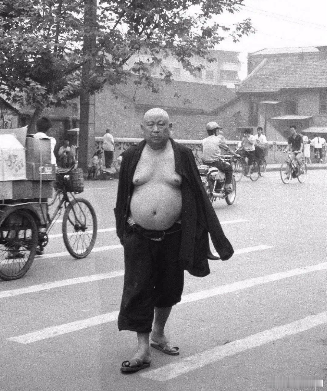 1992年，北京。布袋和尚“下凡”？[允悲] 