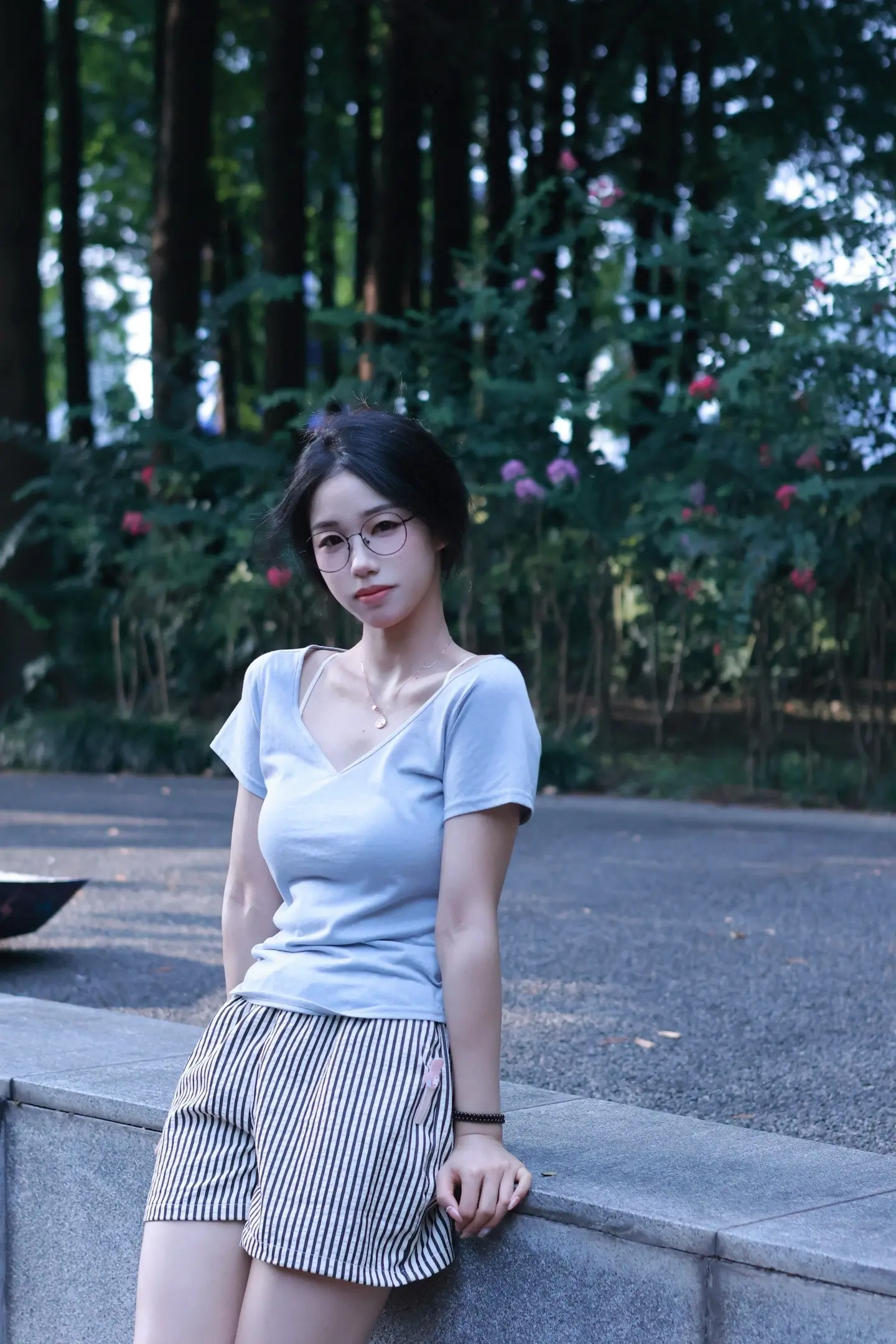 夏天的尾巴就是慢慢变蓝。