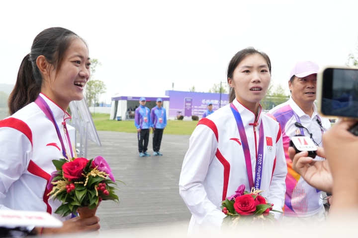 中国首金, 浙江姑娘邹佳琪用金牌回馈家乡