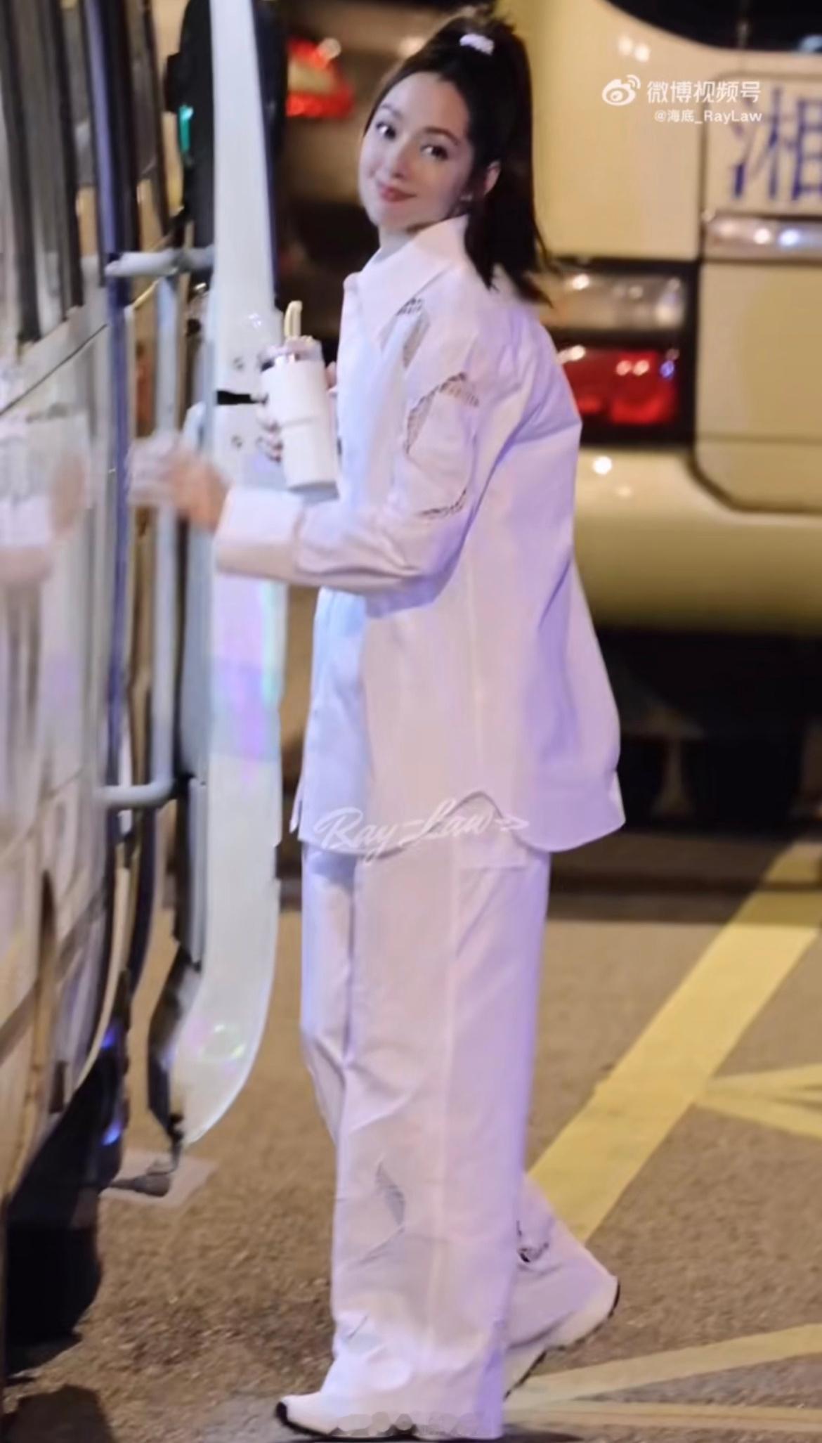 #郭碧婷[超话]# 是久违的穿搭分享part～这次不是机场私服 是乘风限定啦 套