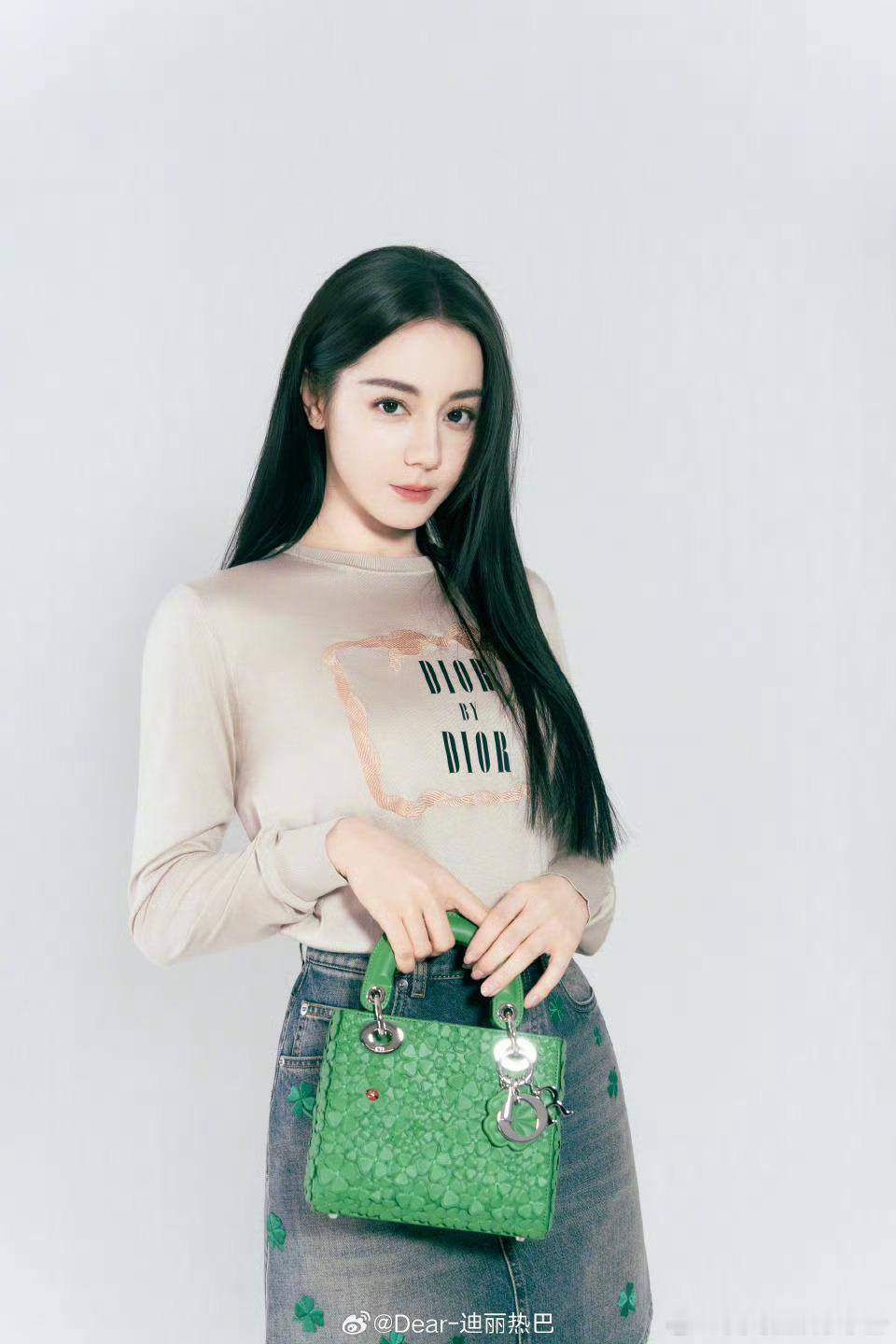 迪丽热巴不参加微博之夜被粉丝质问了 