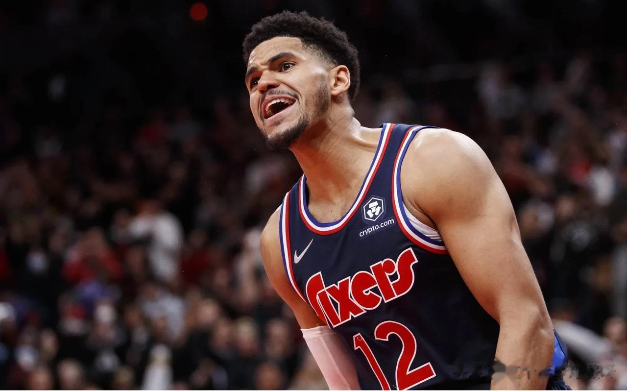 我傻：中锋已经有恩比德，没有艾顿的位置了。
你傻：要不要把NBA3软全部送到费城