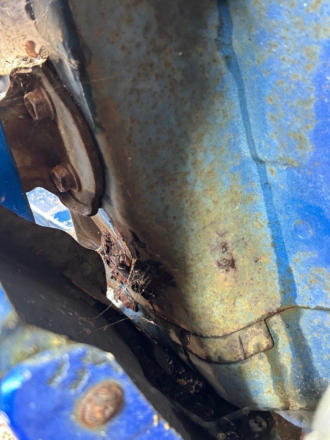 前几天去 Hamilton 看了一辆初代 MR2。我去之前不知道是这样的，客户也