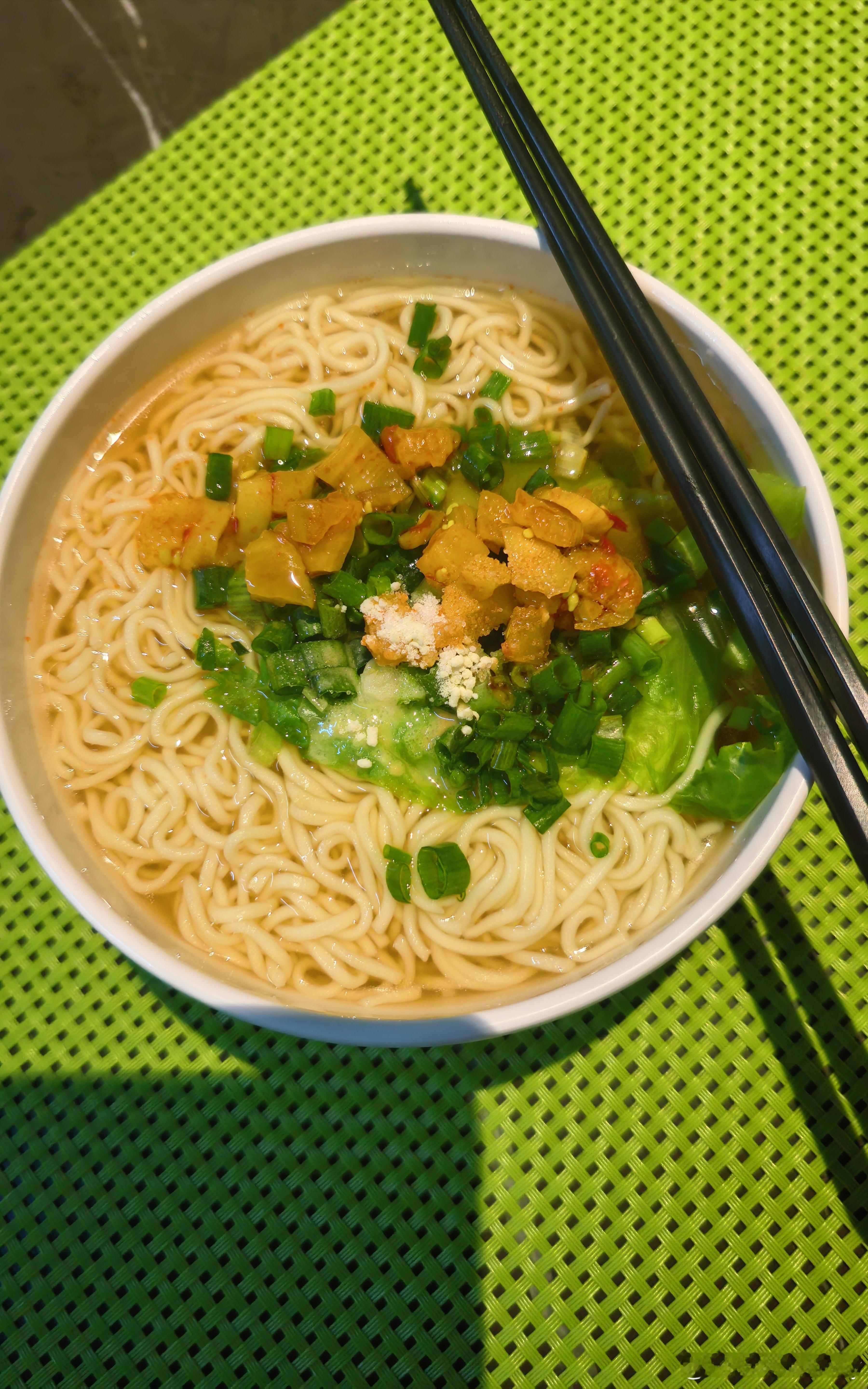 住亚朵有个好处，晚上饿了可以直接宵夜粥和面粉都免费吃 珠海·情侣路