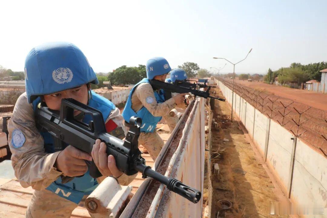 铸剑中原早安军营原原说早晚安 不同的岗位，同样的坚守不同的故事，同样的担当立足岗