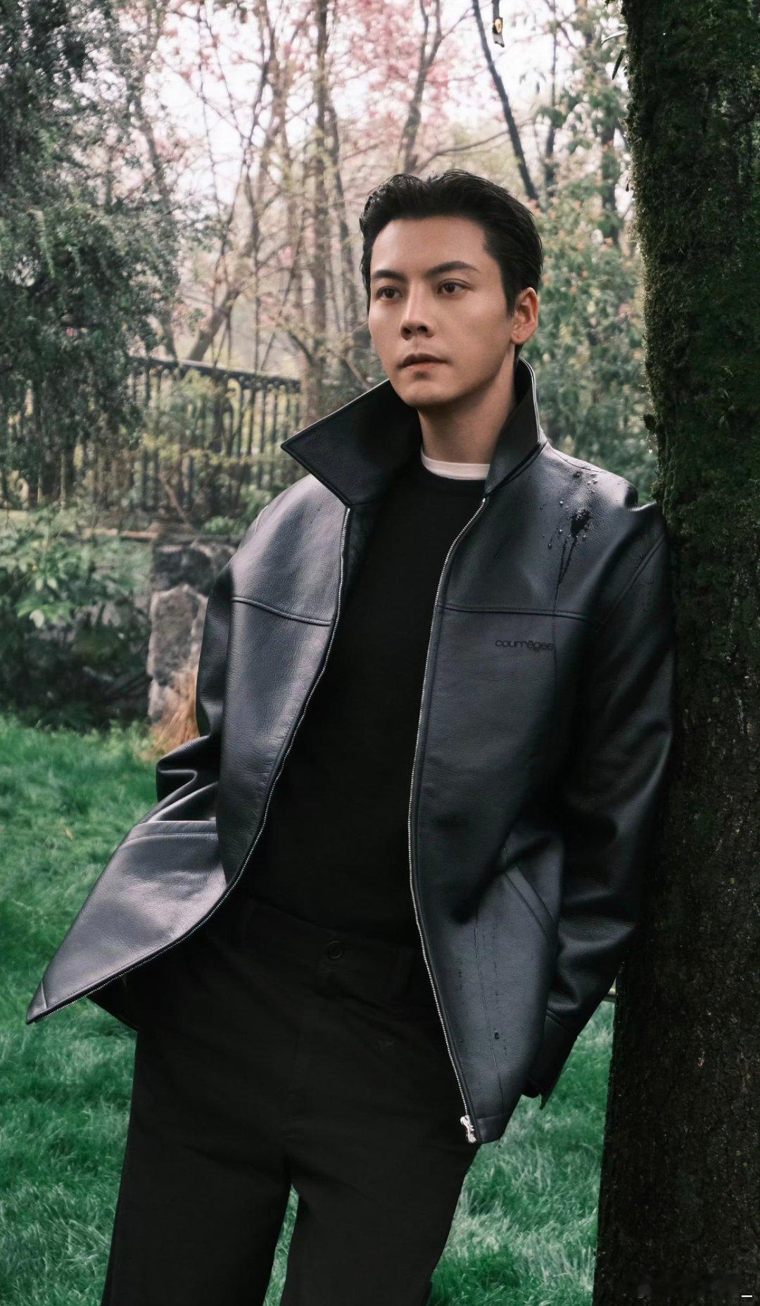 陆虎为陈伟霆新歌作词作曲陆虎陈伟霆时隔12年再合作啊啊啊啊虎哥和伟霆哥合作了，天