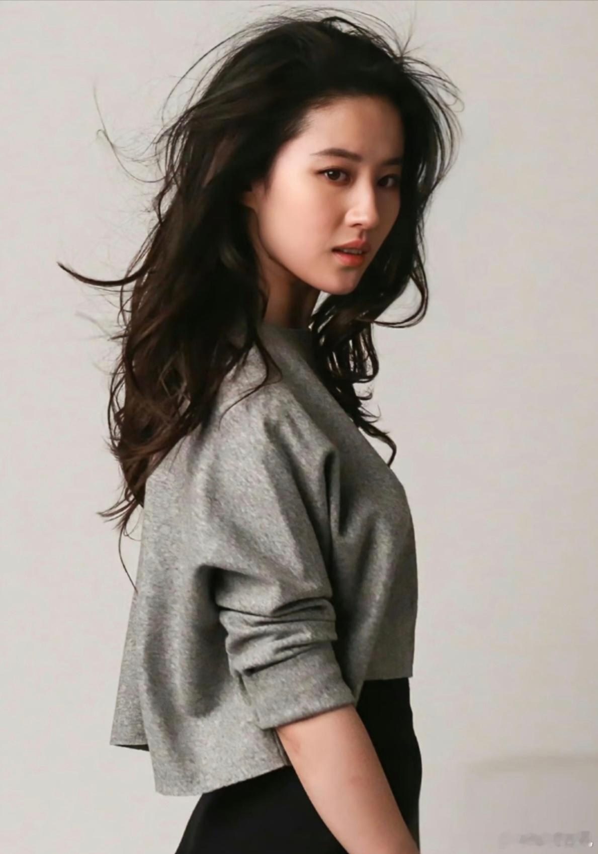 刘亦菲 镜头前的都市女人 