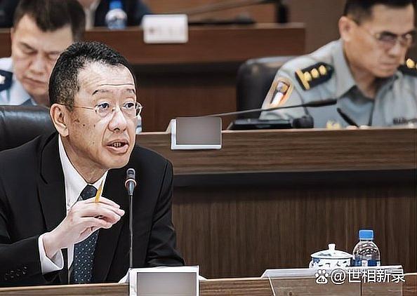 大陆公布统一后民生安排，台学者喊话台军清除“台独”势力
 
5月12日两岸媒体人