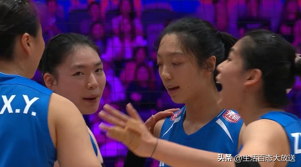 结束三连败，中国女排3-0大胜乌克兰，球员评分: 2人最佳  1人最差

就在刚