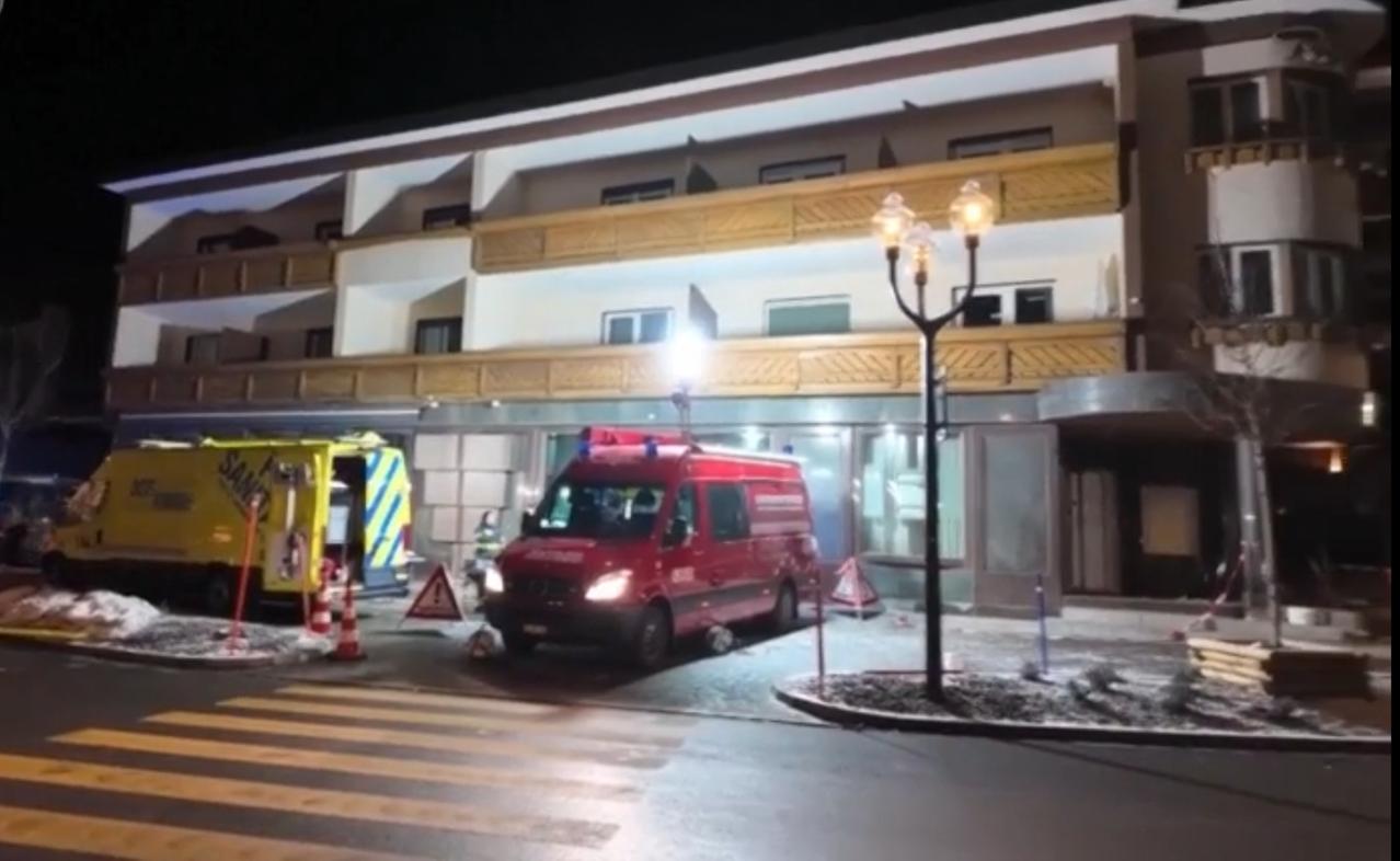 瑞士一处酒吧发生严重火灾事故，已造成约40人死亡、115人受伤。画面中能看到事故