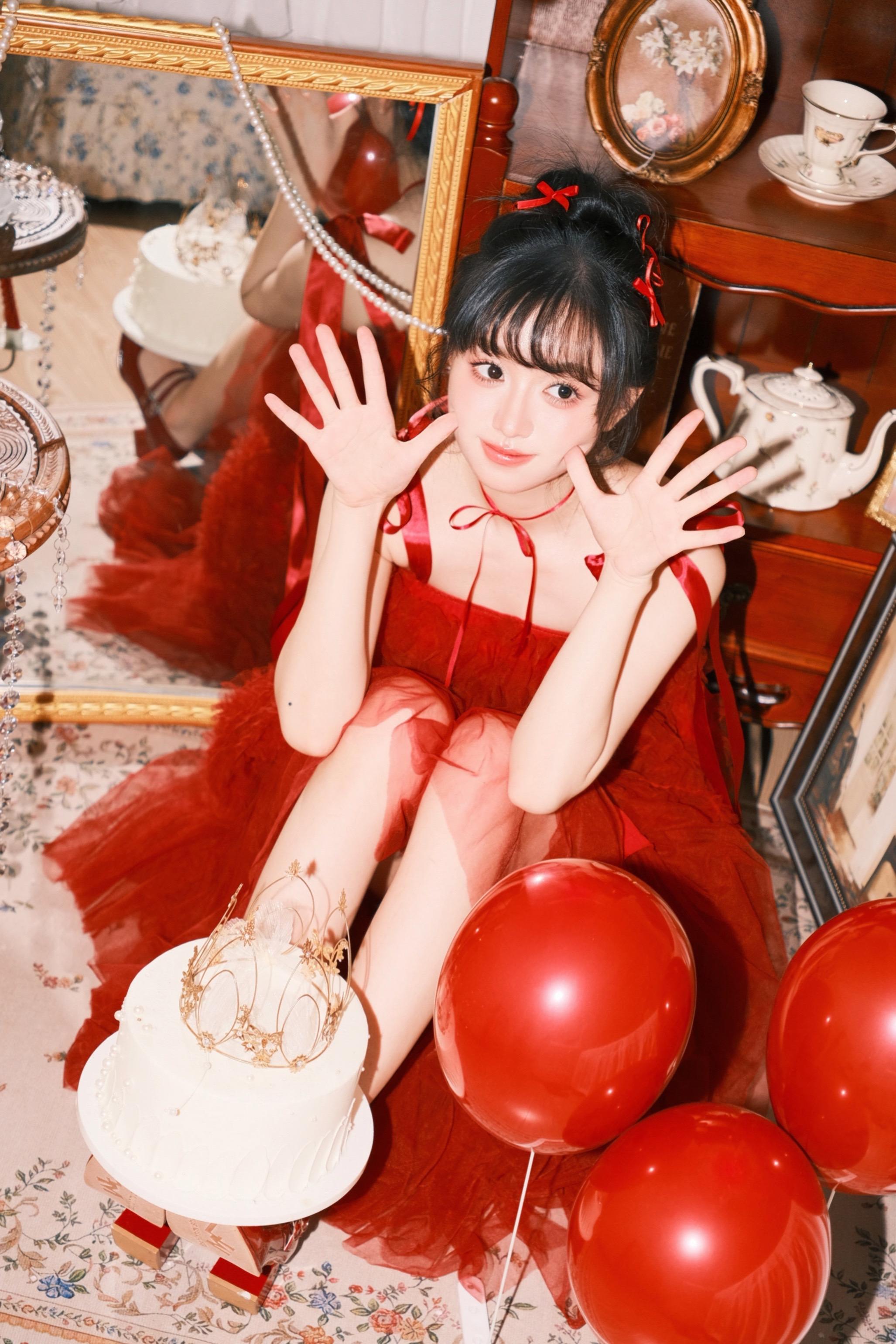 准备好跟我一起奔向2025年了吗？🥰 我与旧事归于尽，来年依旧迎花开。🌹