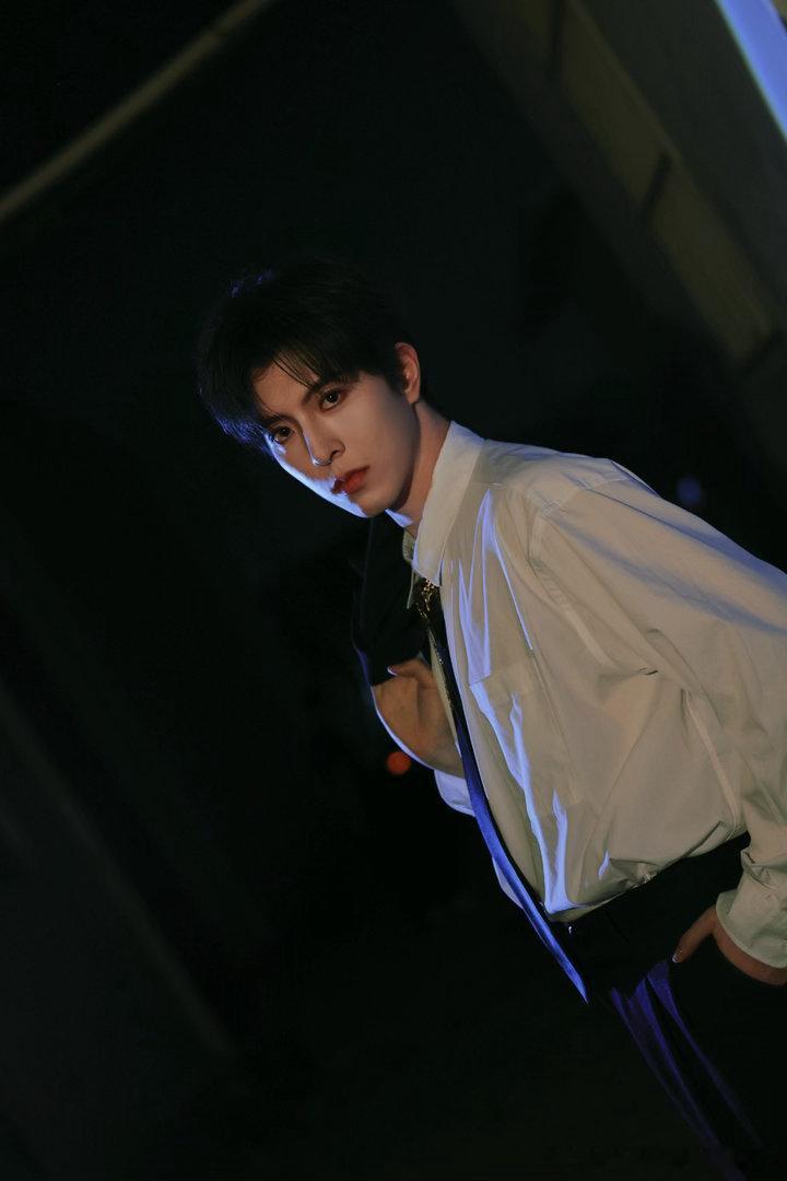 世间难得温柔少年邱邱，以赤诚对待梦想，以柔软善待所有爱意❤️