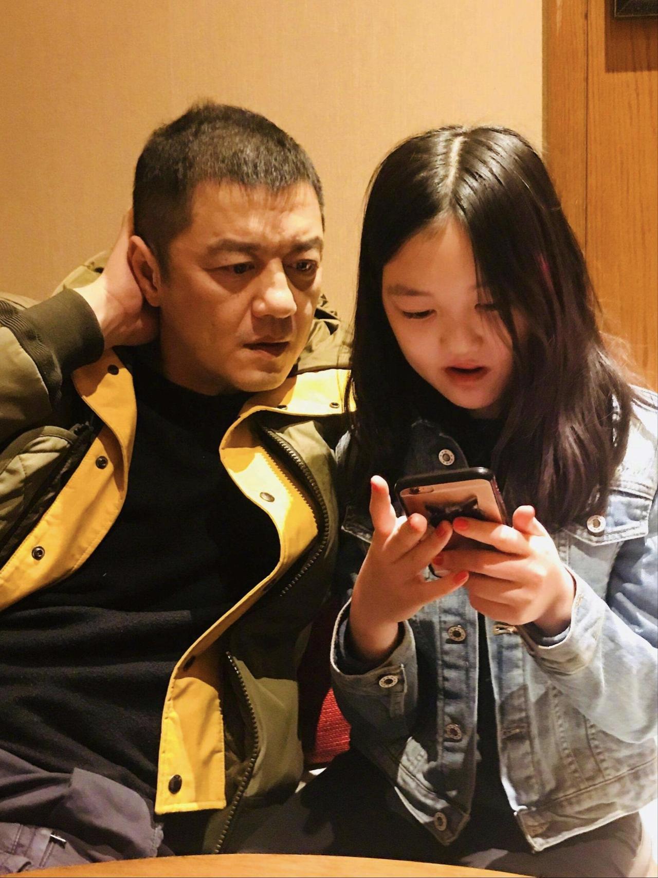 “东山再起”分两种定义：重回当年一线演员、大型企业家的巅峰，概率很低；但稳住当下