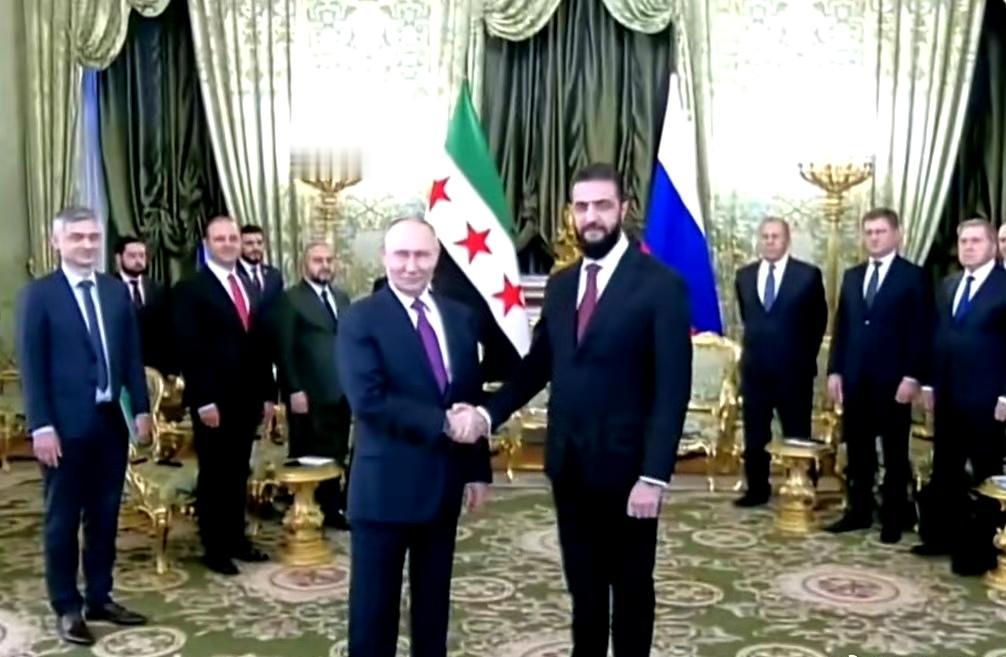 普京会见来访的朱拉尼。 ​​​