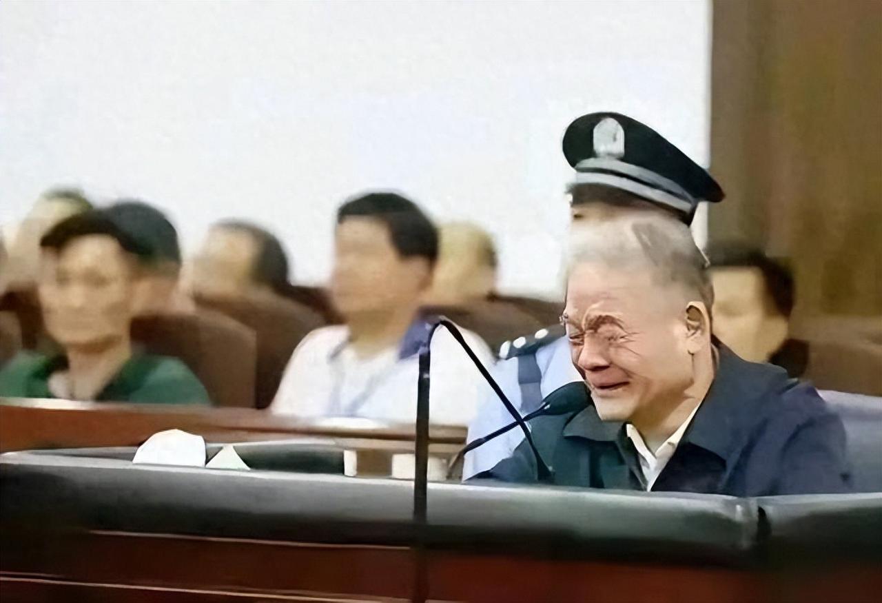 贪腐官员的“能干”，本质是权责不对等的骗局，最近不少人都在讨论一个奇怪的现象，为
