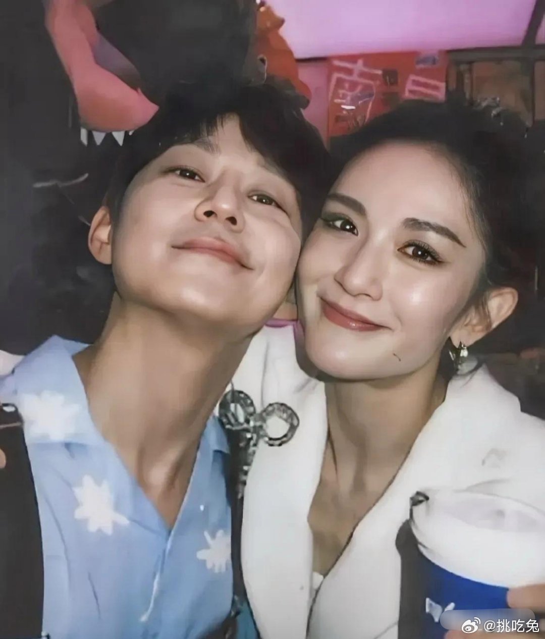 何炅，真的牛！难怪艺人们都愿意和他交友，连谢娜老公都比不上何炅！谢娜透露: 她生