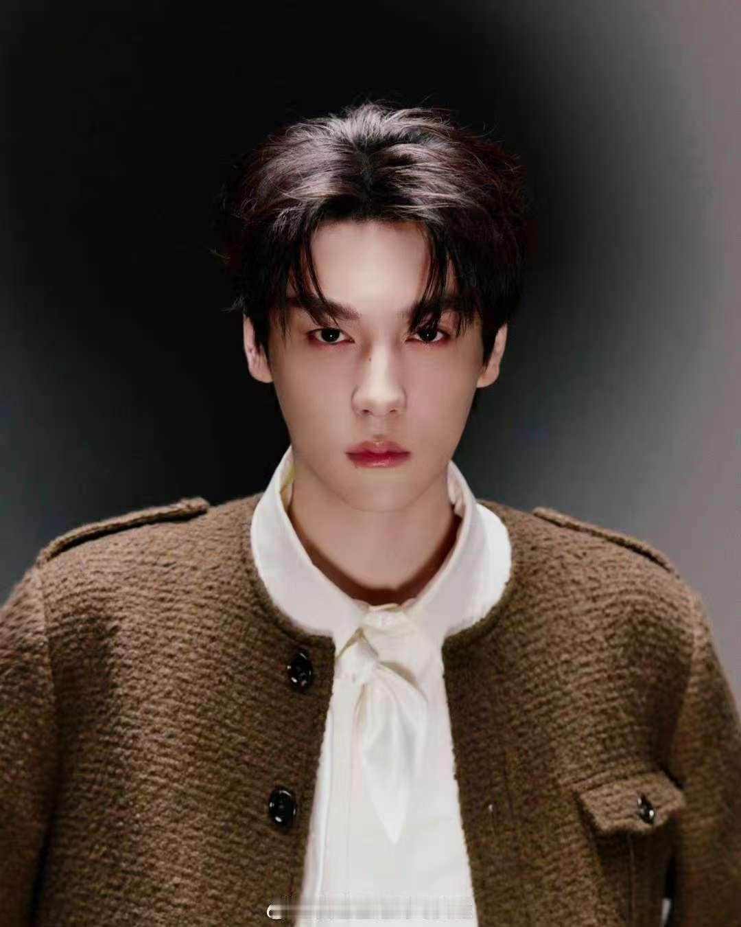 代拍发了不二之臣阵容：敖瑞鹏、田栩宁、沈羽洁和柯淳，难道田栩宁是二番？ 