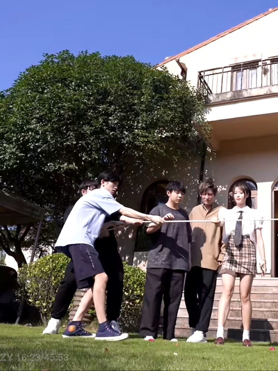 tcf就喜欢穿匡威的男孩纸 