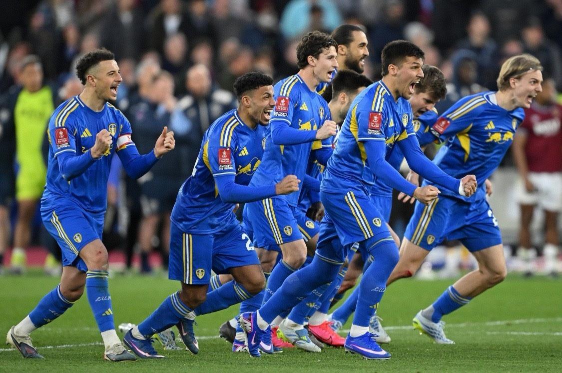 这比赛真是剧情拉满！利兹联两球领先，却在补时阶段连丢两球被西汉姆联绝平，点球大战