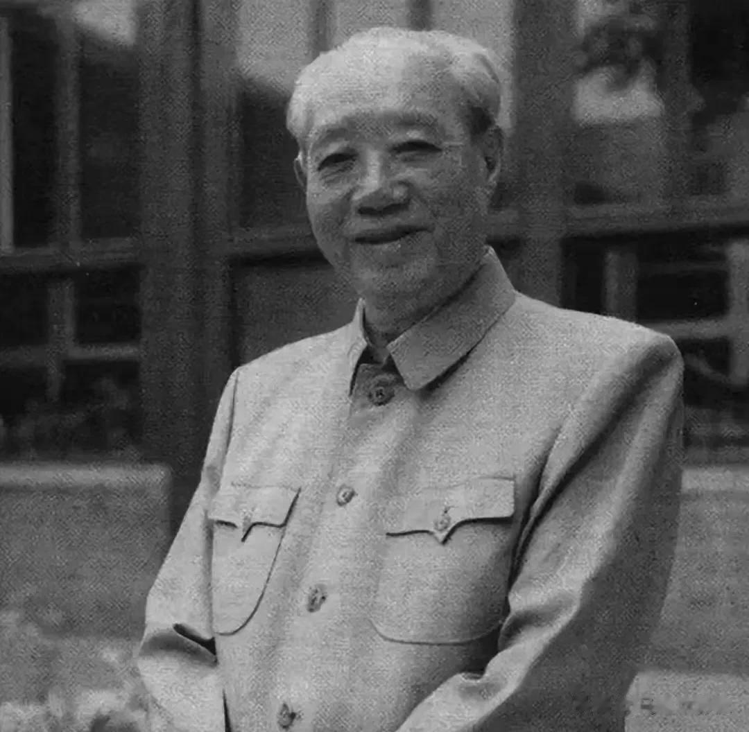 1980年2月，已经是党中央核心领导人的汪东兴，选择退休，只有64岁的他没有丝毫