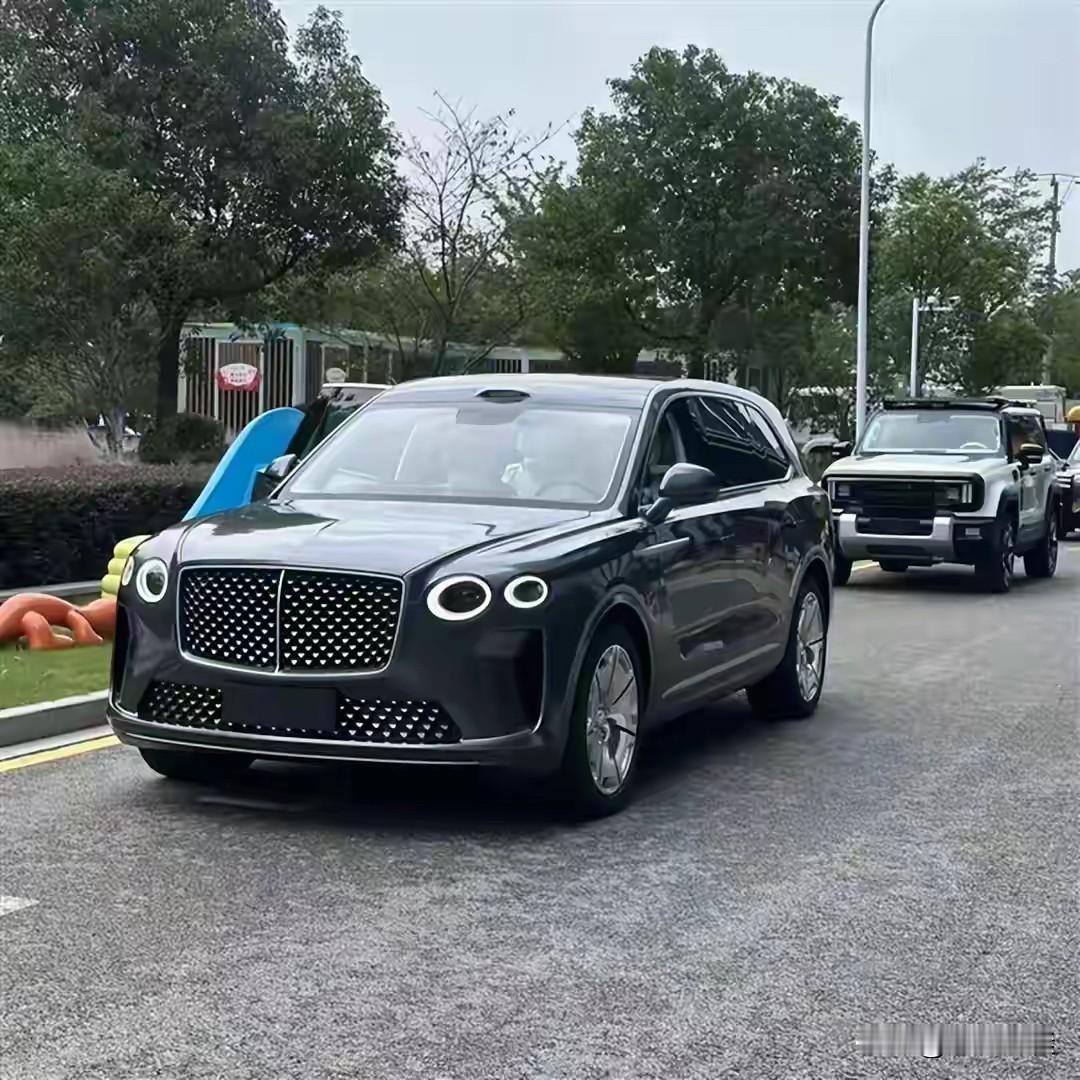 如果这车卖火了，我只能说众泰“生不逢时”！
这两天闹得全网沸沸扬扬带激光雷达、外