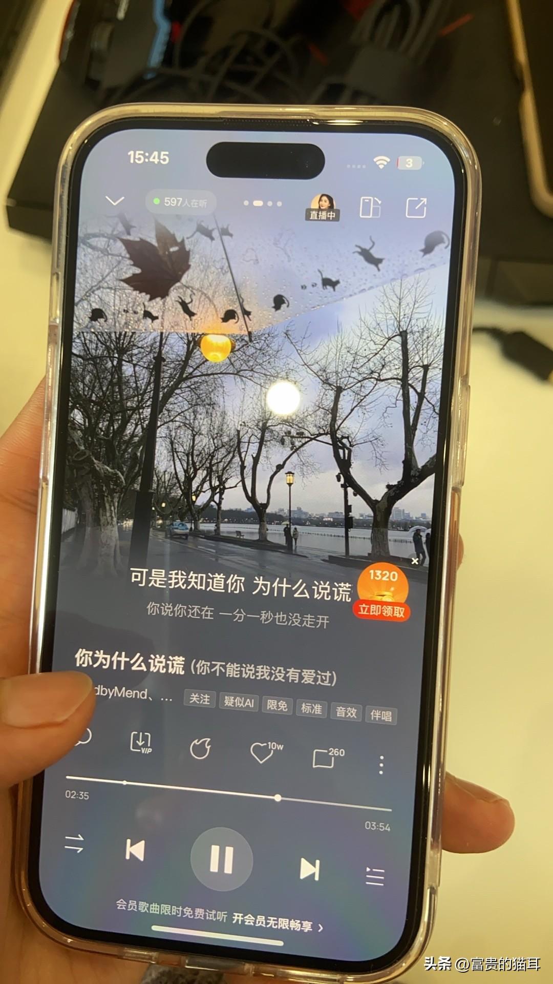 人这辈子，别总追着别人的脚步跑

我见过很多人，一辈子都在活给别人看：比房子、比