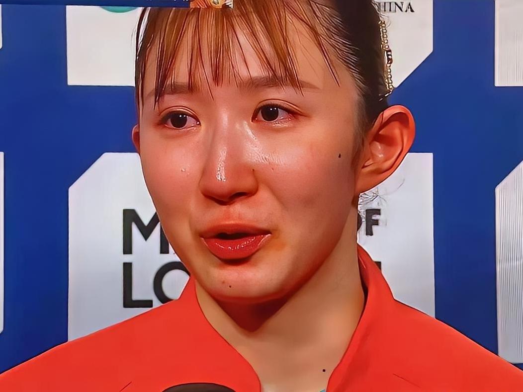 哭得再凶，也挽救不回来决胜时刻连折两阵的屈辱感。早田希娜这梨花带雨的卖惨状，是十