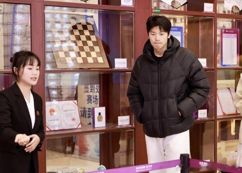 汪顺参观亚运遗产 ｜汪顺来了，好高，好帅，又高又帅！｜图文/杭州智力运动2月4日