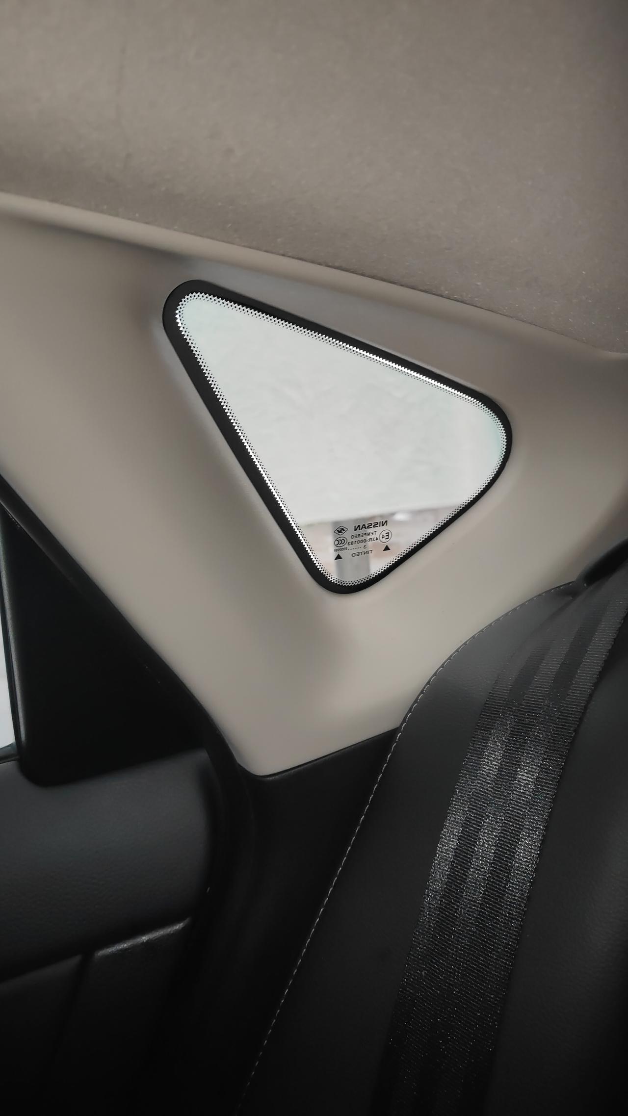 三角窗是在门上好
还是不在门上好