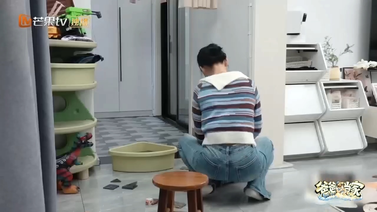 湖南妈妈家法必上撩刷湖南人共同的童年噩梦爸爸当家一家人开家庭会议气氛正好，小弟弟