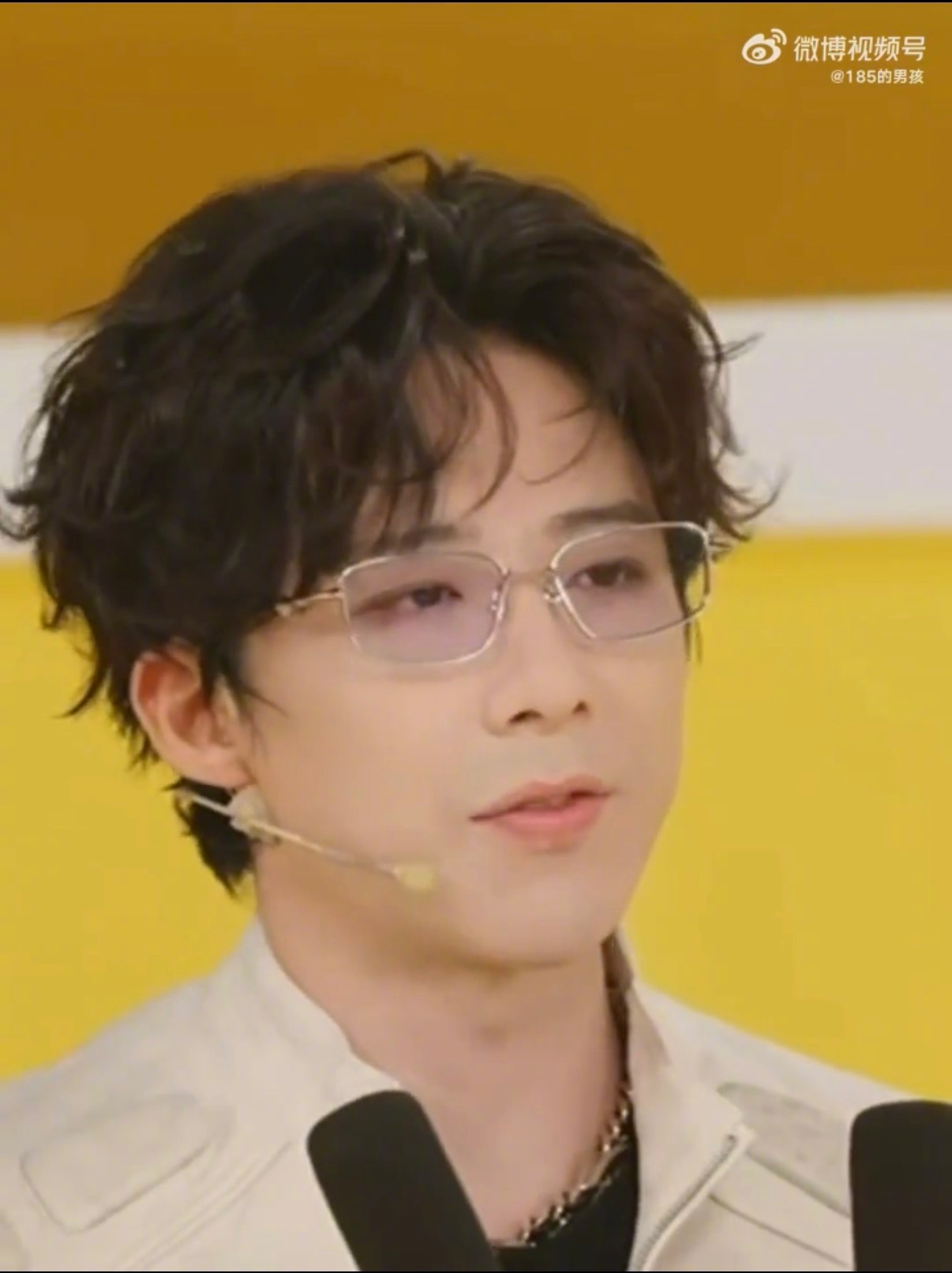 . 刘宇宁国外出差还是吃中餐刘宇宁在新西兰点中餐 中国胃的倔强在宁哥这儿体现得淋