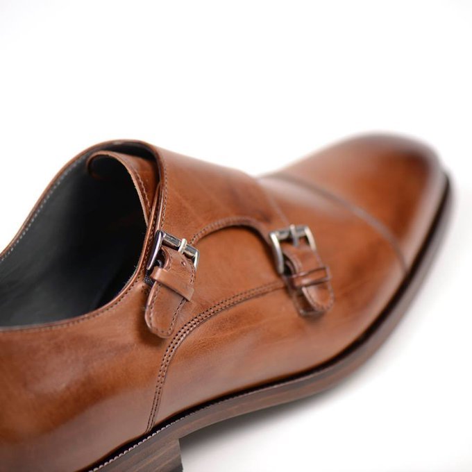 才发现罗哥个人品牌的鞋已经彻底不做了之前耐克逼的罗哥下架运动鞋类，但是后续的休闲