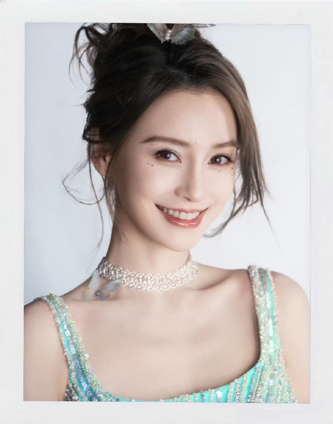 Angelababy要哭了angelababy拍了撕拉片粉丝前段时间一直要的撕拉