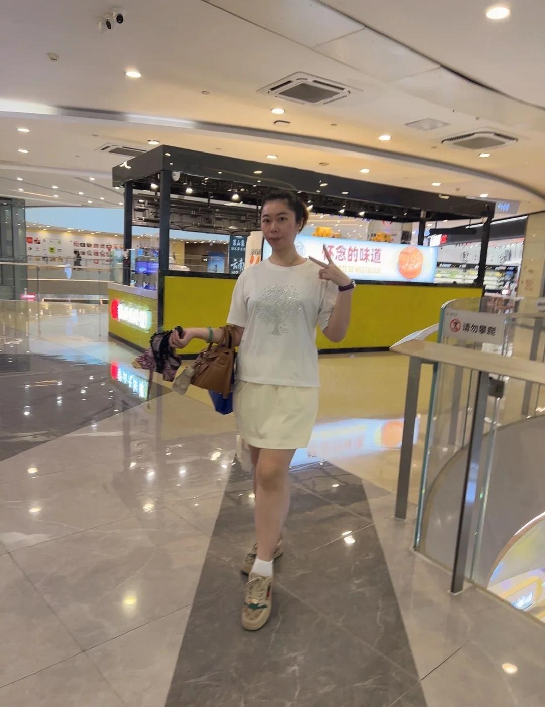周末休闲穿搭 分享我的夏季穿搭 跟我一起去逛街 周末逛街 逛街的快乐 天热还得去