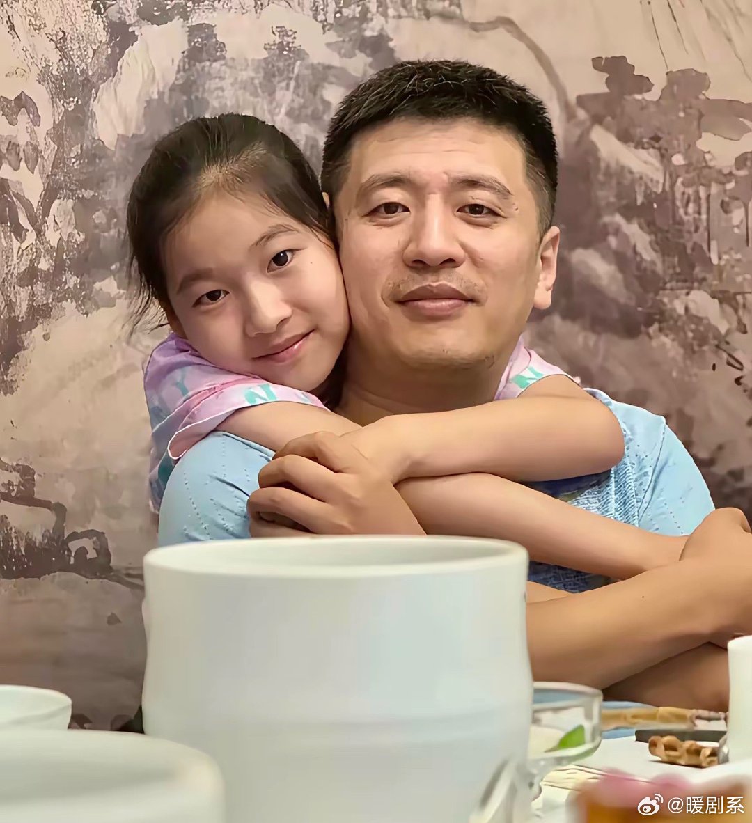 这个世界上，我最不明白的人就是张雪峰了，他明明自己已经上岸了，也有这么多錢，为什