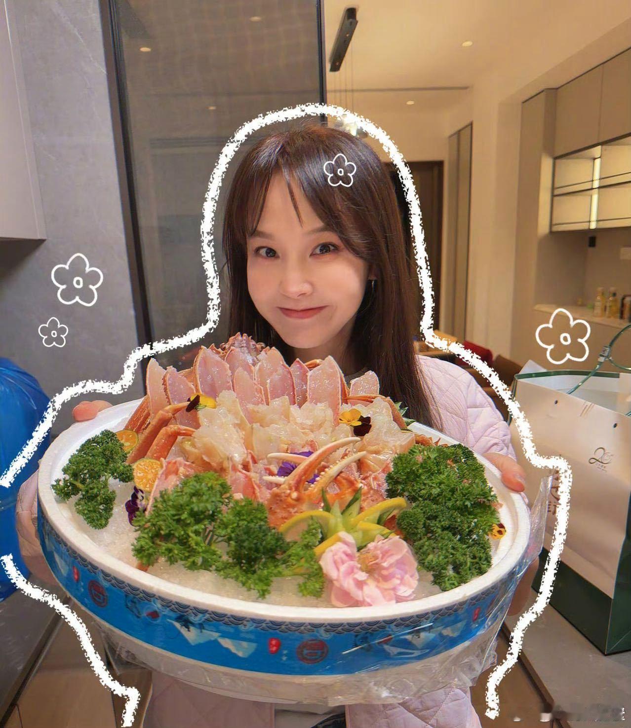 张佳宁的plog怎么会动张佳宁的八月总结是嚼嚼嚼 笑晕！张佳宁这波操作太新奇，p