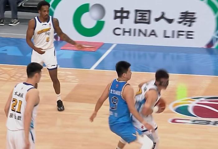 客场作战，浙江方兴渡终结北京北汽连胜

今日CBA第八轮，浙江方兴渡客场挑战北京