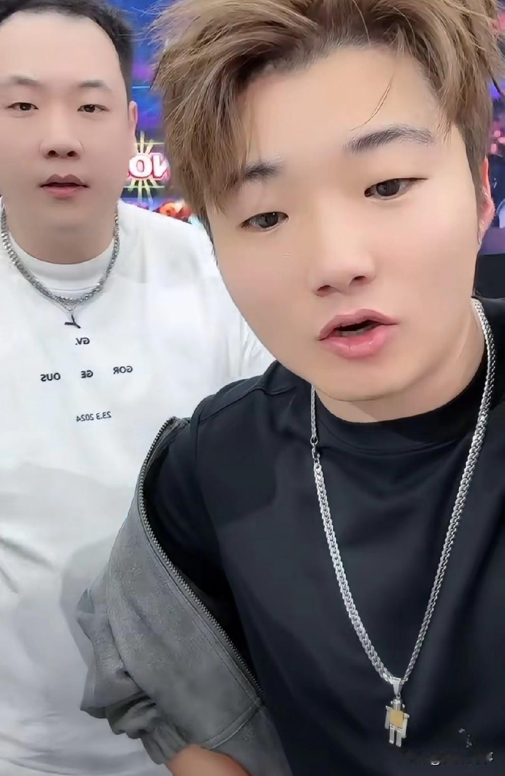 白小白讲述与赵本山老师见面激动场景！

               白小白透露